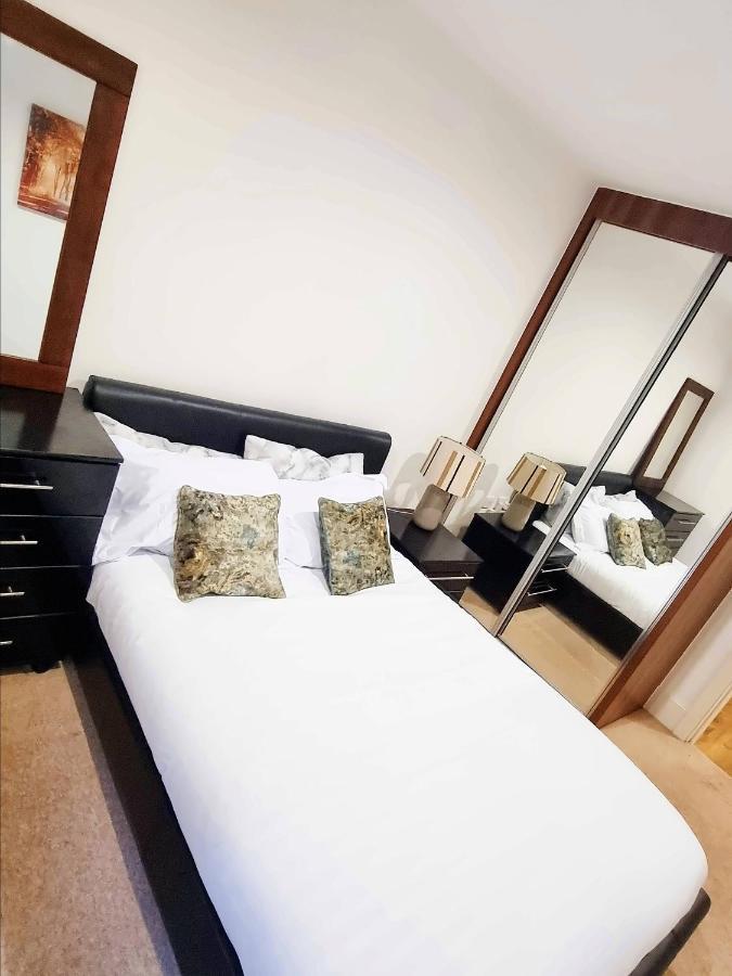 Your Riverside Home 2 With Private Balcony 伦敦 外观 照片
