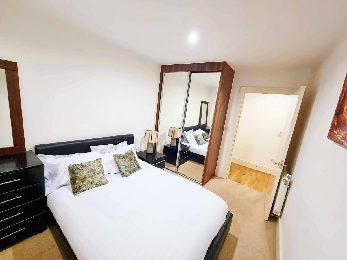Your Riverside Home 2 With Private Balcony 伦敦 外观 照片